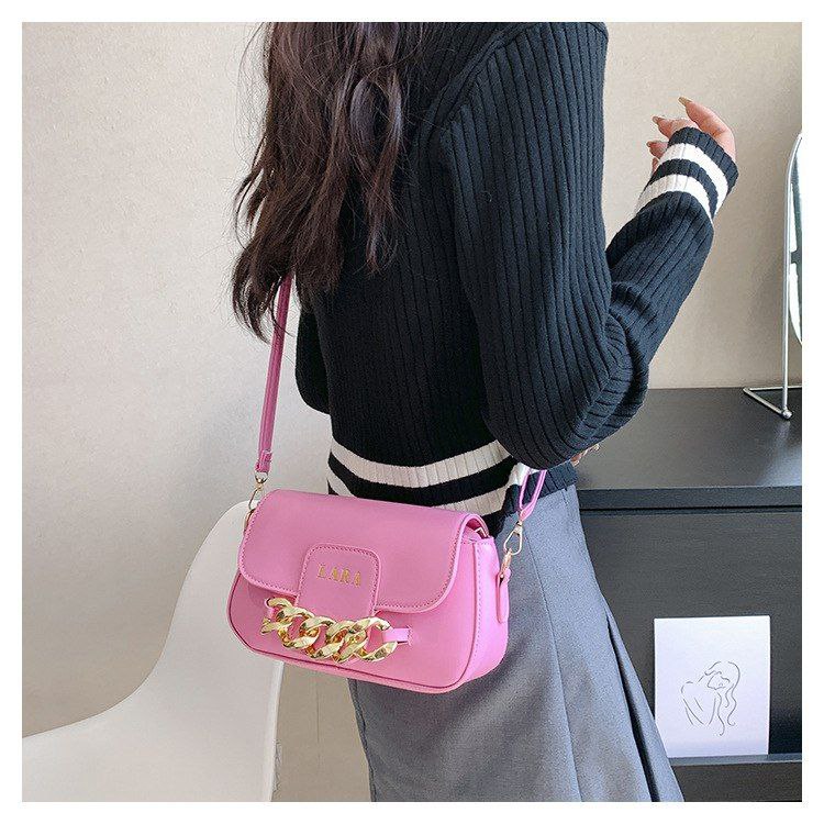 Edgy Elegance Shoulder Purse P281