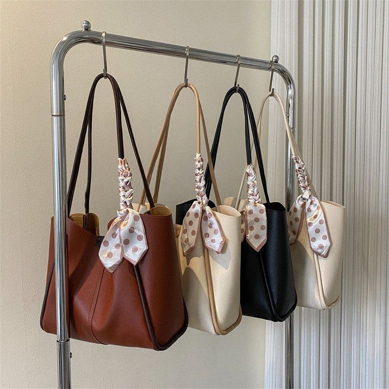 Stylish tote bag with matching pouch PRM155